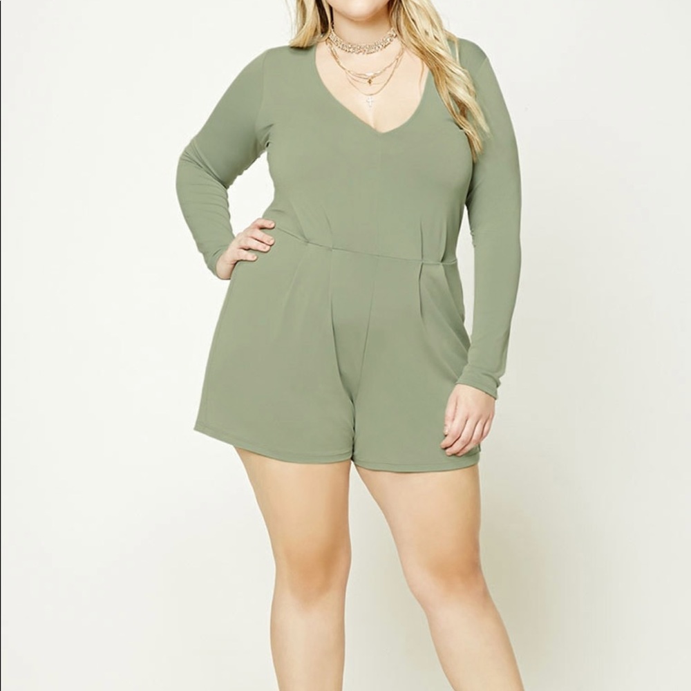 Plus long sleeve romper in green
